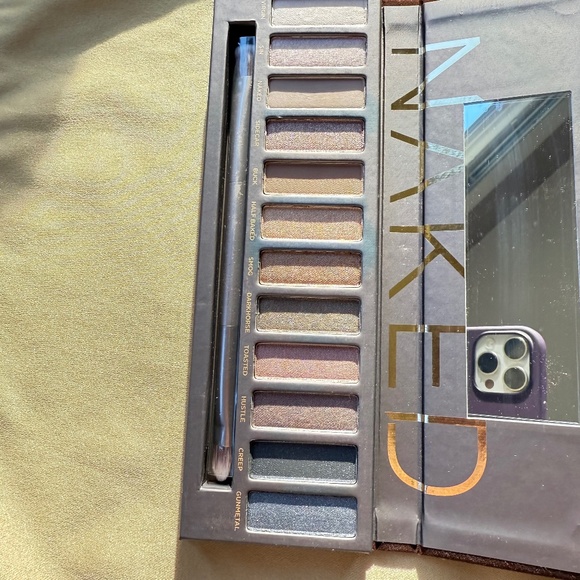 Urban Decay Naked Palette - Picture 4 of 6